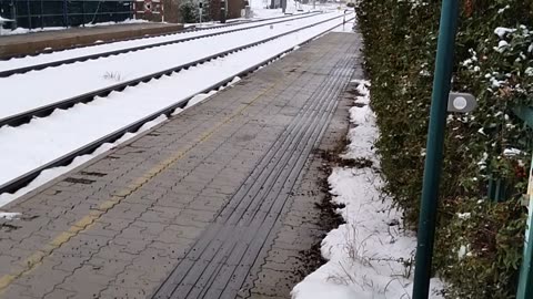 冬と電車-冬天和火车-冬天和火車-الشتاء والقطار-زمستان و قطار