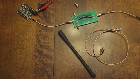 Tuning a DIY dipole antenna for a handheld aviation radio - for Paramotor flying