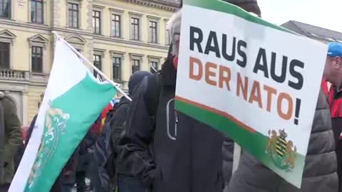 Leipzig: Polizei schützte Antifa-Banden, um Patrioten zu blockieren 🥷🏽👮🏻‍♂️