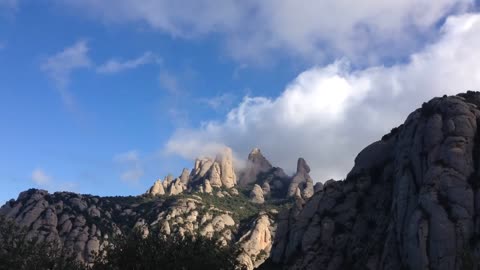 Rocks & Clouds - 2 Hrs