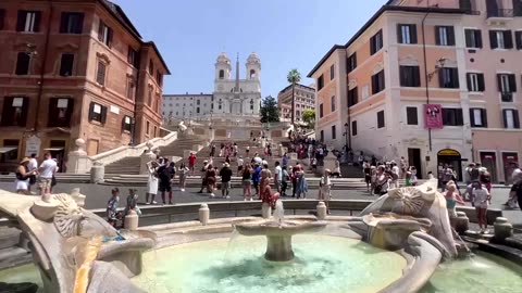 Sisters with albinism take extra care in Rome heat