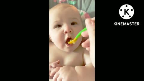 Cute baby eating !