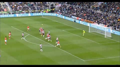 The Thrilling Game: Newcastle 4-4 Luton - Expert Analysis