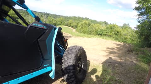 Testing the dirt Track in the Can-am X3