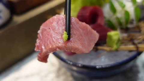 Luxurious sashimi! Giant bluefin tuna cutting show / 巨大黑鮪魚切割秀,鮪魚金三角 - Taiwanese Food