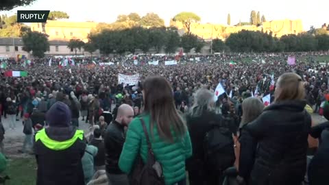 LIVE: Rome / Italy - Anti-'Green Pass' demonstrators gather for new round of protests
