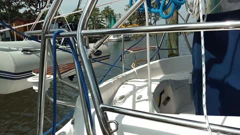Haulout of our 2002 Hunter 326 Sailboat Starjewel part 2