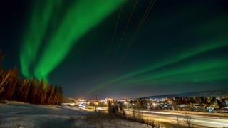 Mesmerizing Time Lapse Of Fascinating Northern Lights Over Alberta In Canada