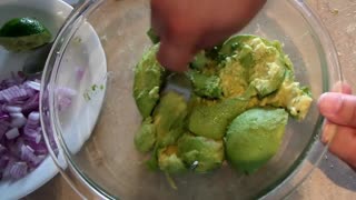 Worlds Easiest Guacamole Recipe