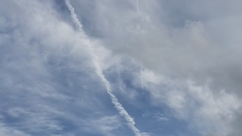 Chemtrails vs. Real clouds