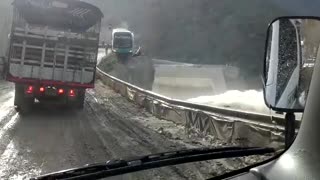 Un bus casi cae a Hidroituango