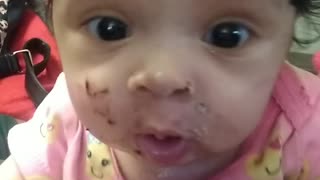 Adorable baby girl eats Oreo! Check-out Her response!