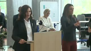 Whitmer Tests Her Standup Routine - Cracks Jokes During Apology For Hypocrisy