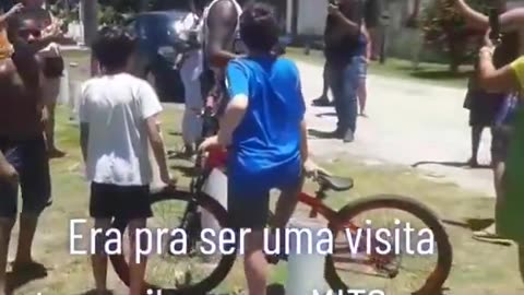 A FAKENEWS TABAJARA SENDO EXPULSA POR MORADORES.