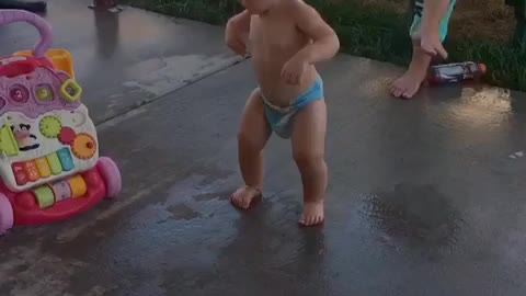 Baby dances better than most adults