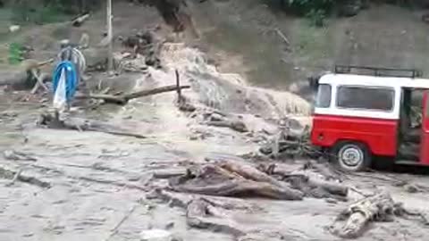 Video: Avalancha arrasó con vías, cultivos y viviendas en Onzaga