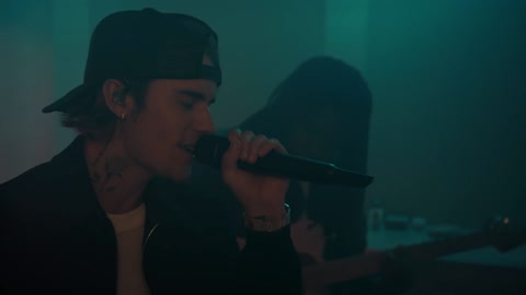 Justin Bieber - Off My Face (Live from Paris)