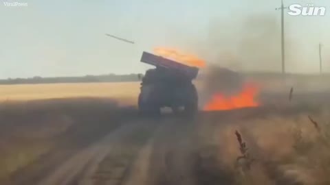 Ukrainian marines pummel Russians with artillery