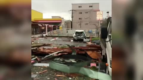 El tifón Jebi golpea con violencia el oeste de Japón
