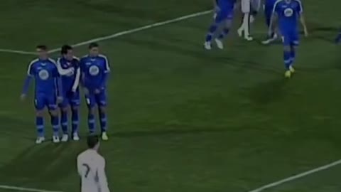 Ronaldo 300IQ Freekick!