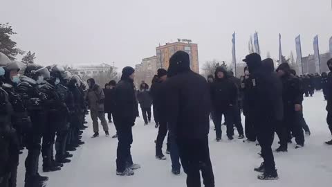 In Aktobe, West Kazakhstan, Police Reportedly Announced They Won't Be Acting Against the Protesters