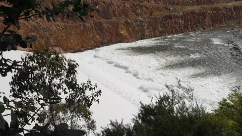 Australia's Best Waterfall ? Dartmouth Dam Overflow