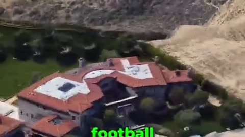 Kourtney Kardashian's Cliffside Home in Calabasas!