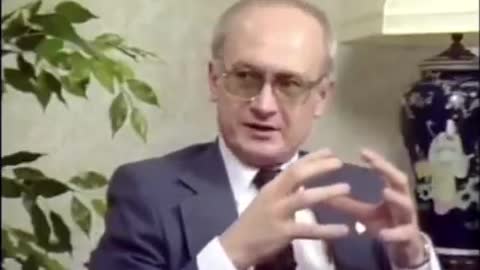 KGB defector Yuri Bezmenov's warning to America (1984)