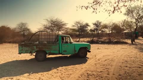 Deadliest Roads | Botswana: Run for your Life