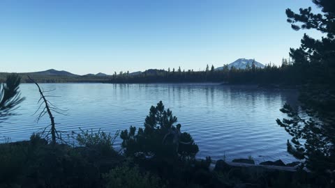 BITE-SIZED WILDS | Lava Lake Shoreline @ Sunrise! | 4K | Central Oregon