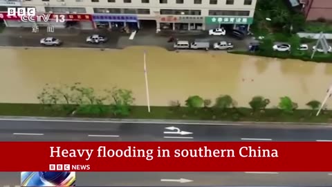 China floods: Heavy flooding sees tens ofthousands evacuated | BBC News