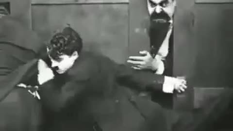 Charlie Chaplin: The Cure (1917)