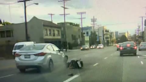 Bicyclist Struck By Psycho Driver In Los Angeles, California | Crazy California Crime