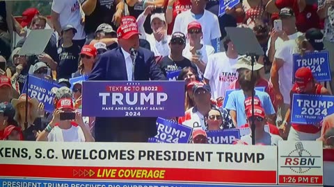 40,000 + Pissed Off Americans Ignore The Heat To See President Trump