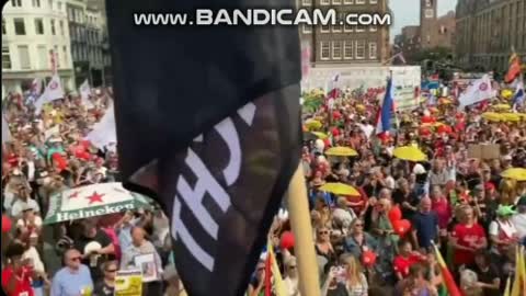 Massa demonstraties in heel Europa