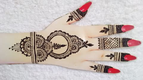Unveiling the Latest Mehndi Designs for the Back Hand by Sana
