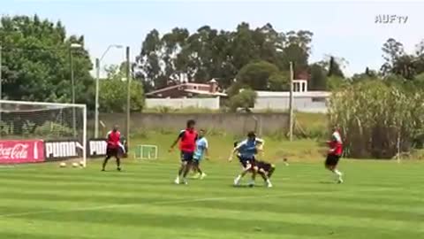 Watch Suarez scoring goal as a Goalkeeper