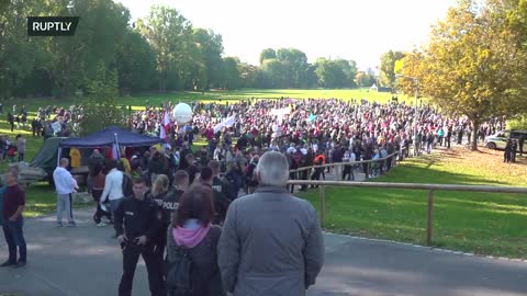 LIVE: Nuremberg / Germany - COVID and vaccine sceptics gather in for new round of protests 09.10.21