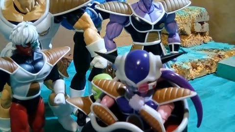 SH Figuarts First Form Frieza Review (Stop Motion Animation)