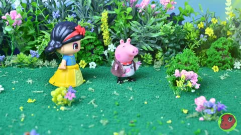 Peppa Pig en el cuento de Blancanieves y los siete enanitos ! LadyPig - Cap.5 - PARTE 1 | Anima toys