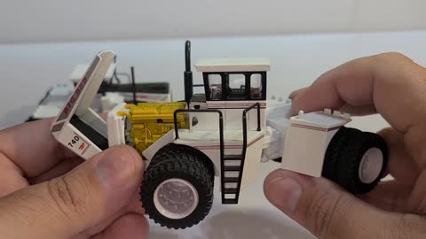 1/64 Big Bud 740 toy tractor review