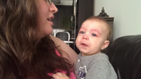 Baby Loves Mommy Singing