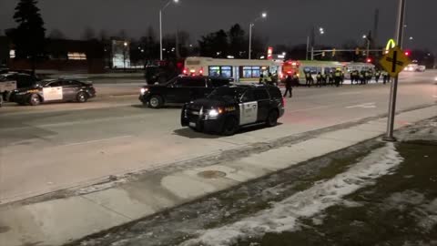 🇨🇦 Ambassador Bridge *POLICE UNLOADING BY BUS LOADS*