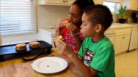 How to Make Patty Melts - 6 & 9-Year-Old Make Patty Melts (tutorial)