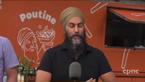 Jagmeet Singh promotes Punjabi poutine in Montreal
