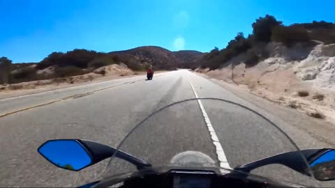 2015 Yamaha R1 vs 2020 Suzuki GSXR-1000R