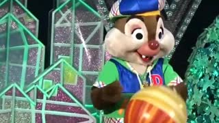 Chipmunks Performs The Funny Nuts Show