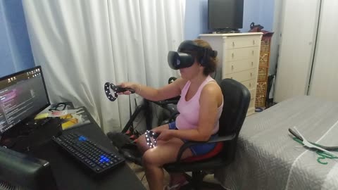 Wife testing Virtual Reality on fisrt time