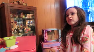 Little girl thinks Mattel is a sponsor on her videos !