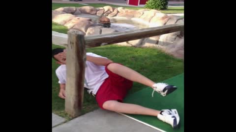 Mini golf fail turns into dodgeball